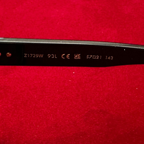 Louis Vuitton Sunglasses include box and dust bag - Picture 5 of 5